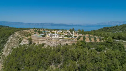 Hvar, Ivan Dolac - imanje u srcu otoka 140 000m2